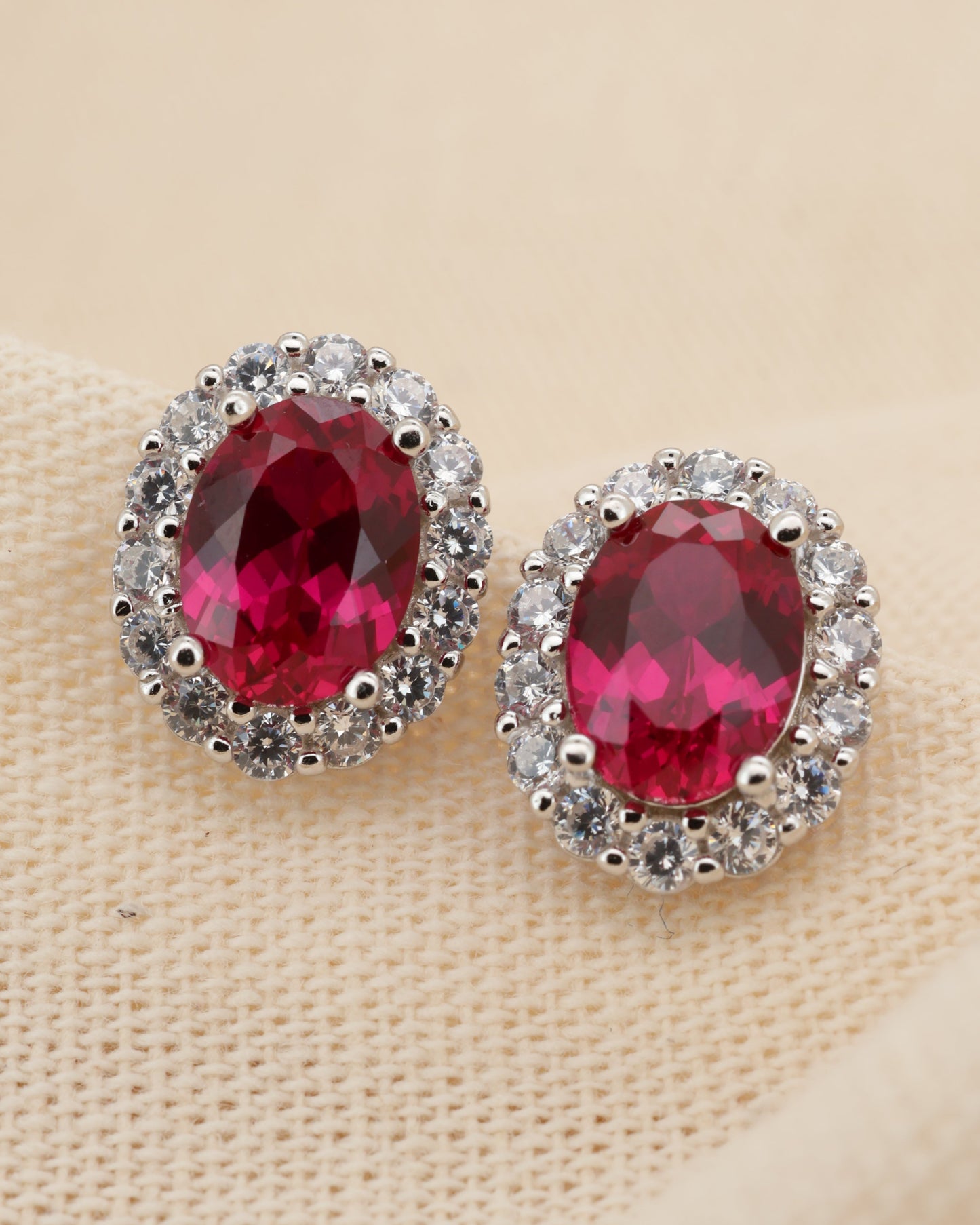 Studs Lady Di Rubí medium