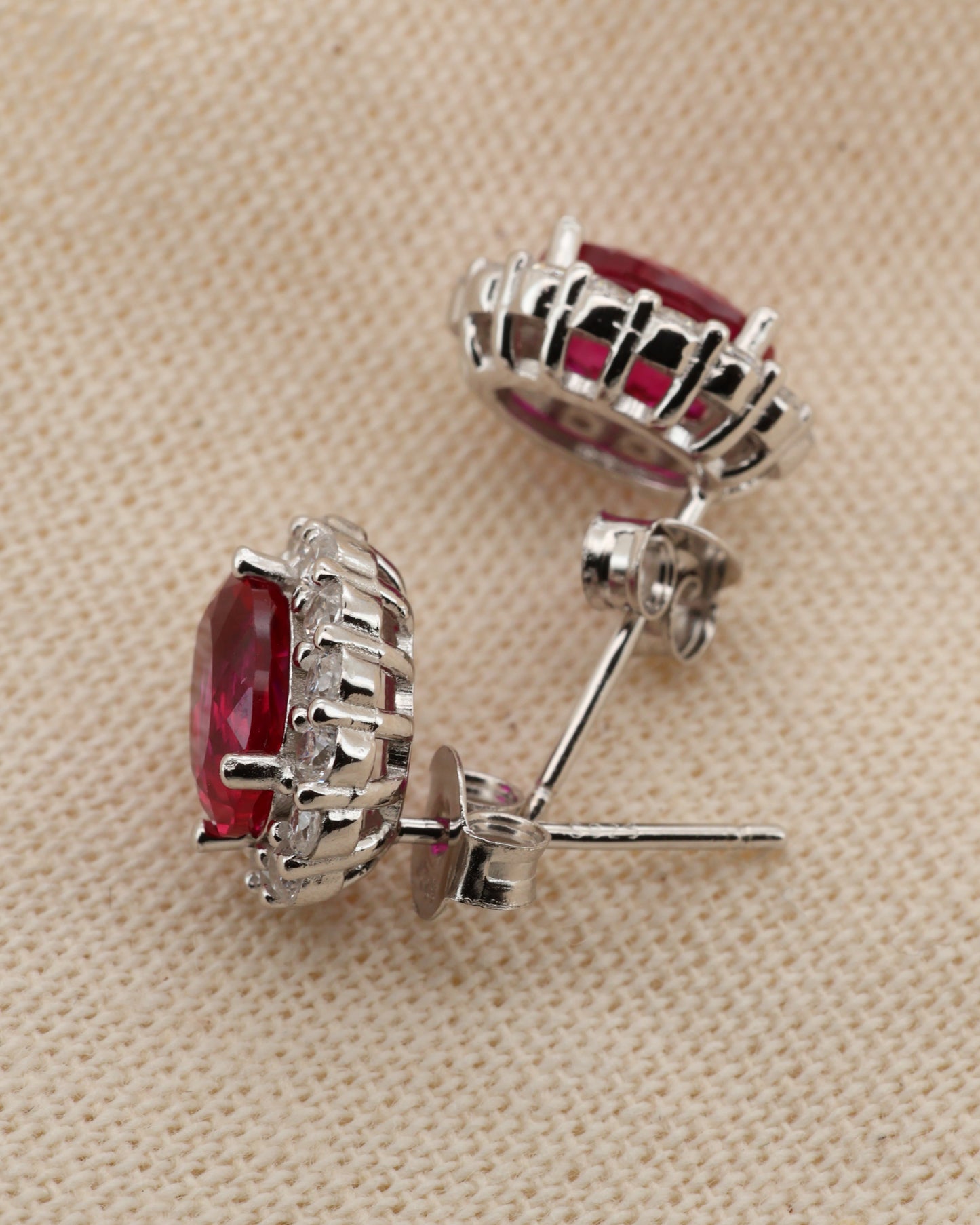 Studs Lady Di Rubí medium
