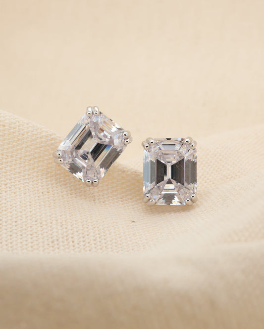 Studs corte esmeralda